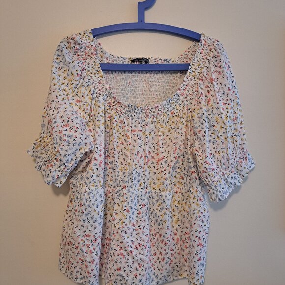 Floral print, square neck shirred blouse. - Picture 1 of 2